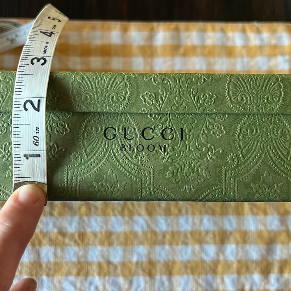 💚Authentic Gucci beauty box in green. Excellent condition💚 - Picture 7 of 7